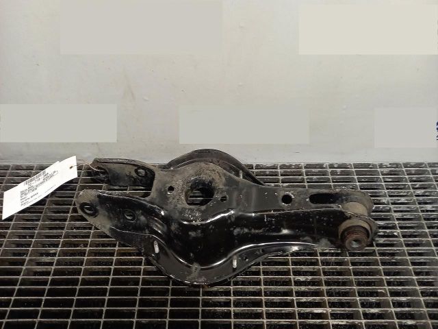 bontott BMW 3 F30-F35 Bal hátsó Alsó Lengőkar