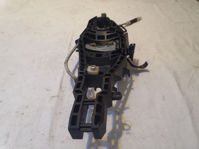 bontott BMW 3 F30-F35 Bal hátsó Külső Kilincsfészek