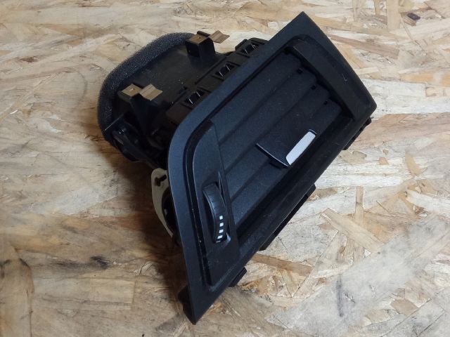 bontott BMW 3 F30-F35 Bal Szellőző