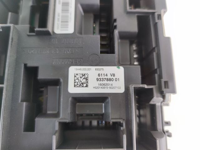 bontott BMW 3 F30-F35 Biztosítéktábla Csomagtér