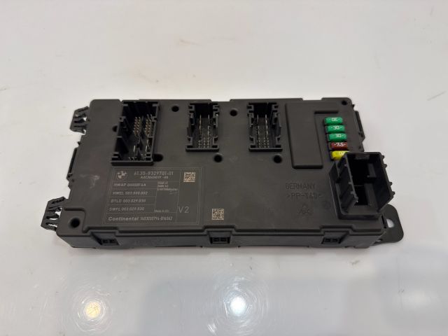 bontott BMW 3 F30-F35 Biztosítéktábla Csomagtér