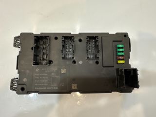 bontott BMW 3 F30-F35 Biztosítéktábla Csomagtér