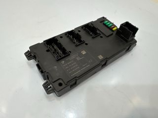 bontott BMW 3 F30-F35 Biztosítéktábla Csomagtér