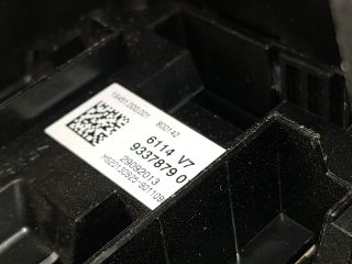 bontott BMW 3 F30-F35 Biztosítéktábla Motortér