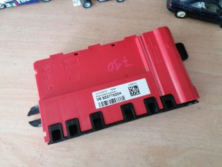 bontott BMW 3 F30-F35 Biztosítéktábla Motortér