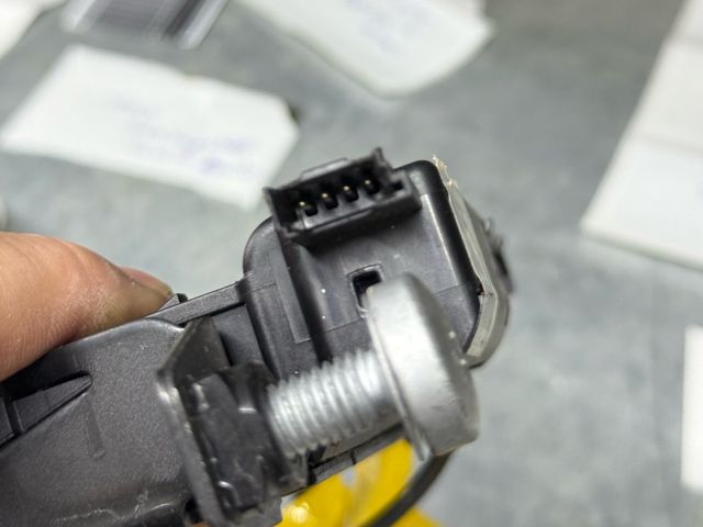 bontott BMW 3 F30-F35 Csomagtérajtó Zárszerkezet