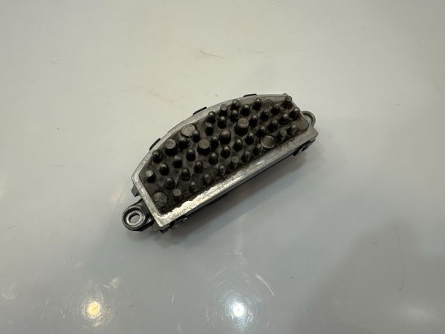 bontott BMW 3 F30-F35 Előtét Ellenállás Fűtőmotor