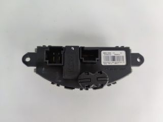 bontott BMW 3 F30-F35 Előtét Ellenállás Fűtőmotor