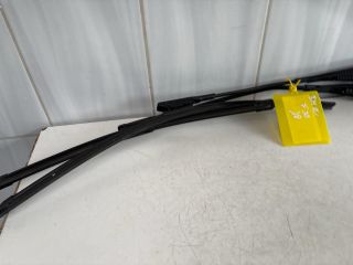 bontott BMW 3 F30-F35 Első Ablaktörlő Kar