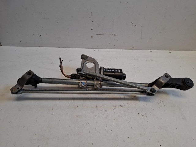 bontott BMW 3 F30-F35 Első Ablaktörlő Szerkezet Motorral