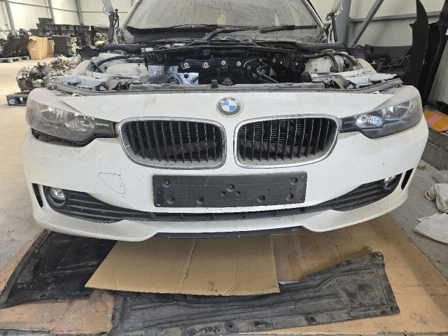 bontott BMW 3 F30-F35 Első Lökhárító (Részeivel)