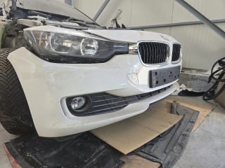 bontott BMW 3 F30-F35 Első Lökhárító (Részeivel)