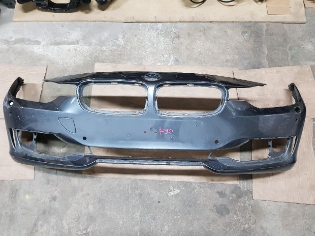 bontott BMW 3 F30-F35 Első Lökhárító (Üresen)