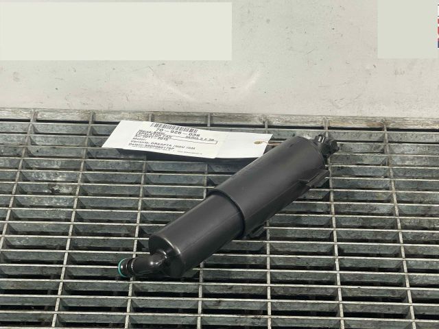 bontott BMW 3 F30-F35 Fényszórómosó Szivattyú