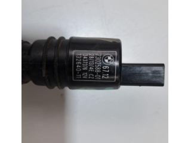 bontott BMW 3 F30-F35 Fényszórómosó Szivattyú