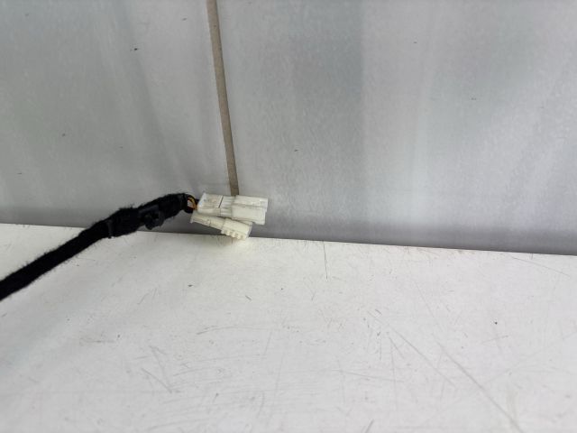 bontott BMW 3 F30-F35 Gázrugós Kitámasztó Teleszkóp Csomagtérajtó Jobb