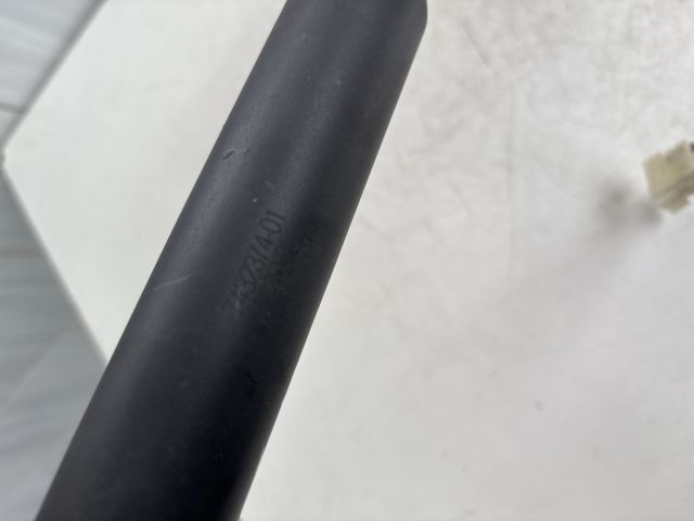 bontott BMW 3 F30-F35 Gázrugós Kitámasztó Teleszkóp Csomagtérajtó Jobb