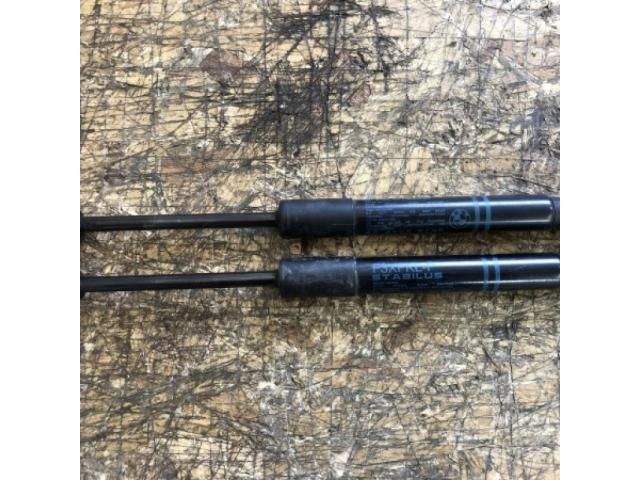 bontott BMW 3 F30-F35 Gázrugós Kitámasztó Teleszkóp Motorháztető