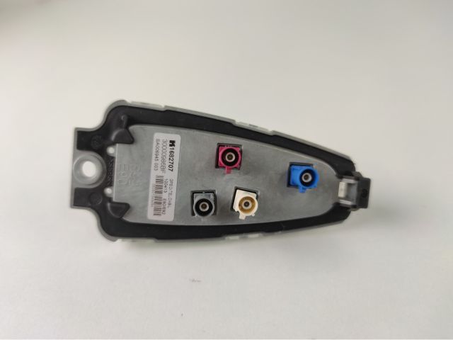 bontott BMW 3 F30-F35 GPS Antenna