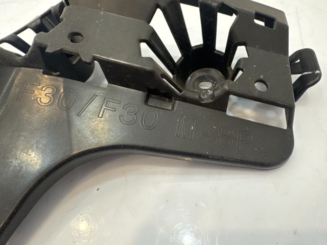 bontott BMW 3 F30-F35 Hátsó középső Lökhárító Tartó (Műanyag)