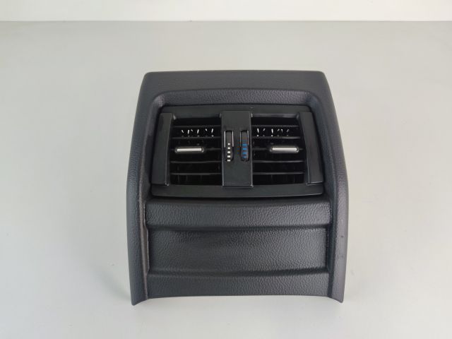 bontott BMW 3 F30-F35 Hátsó középső Szellőző