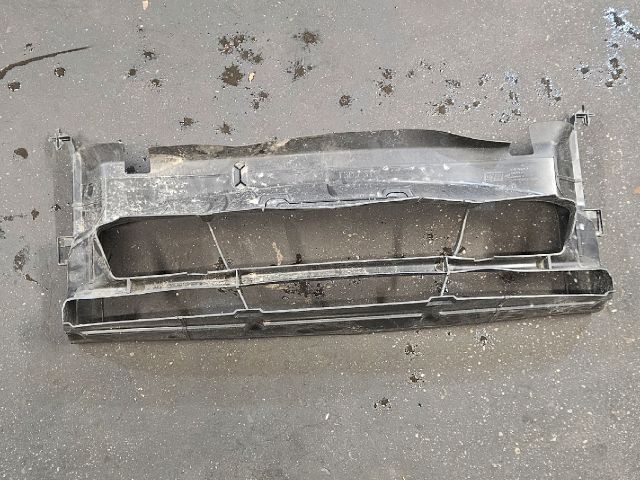 bontott BMW 3 F30-F35 Hűtő Légterelő