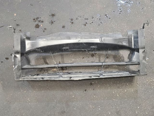 bontott BMW 3 F30-F35 Hűtő Légterelő