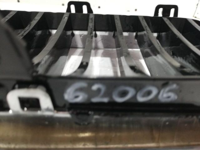 bontott BMW 3 F30-F35 Hűtőrács