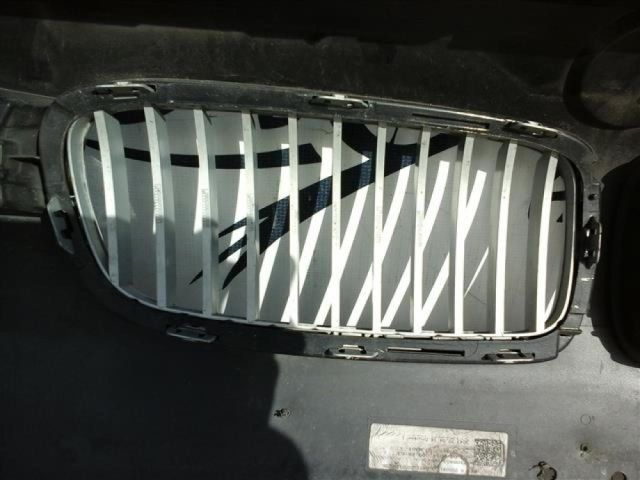 bontott BMW 3 F30-F35 Hűtőrács