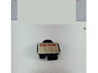 bontott BMW 3 F30-F35 Izzító Relé