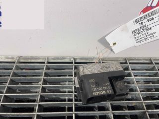 bontott BMW 3 F30-F35 Izzító Relé