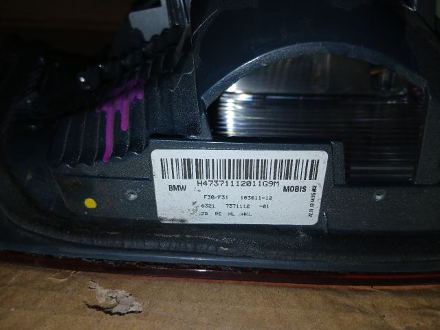 bontott BMW 3 F30-F35 Jobb Belső Hátsó Lámpa