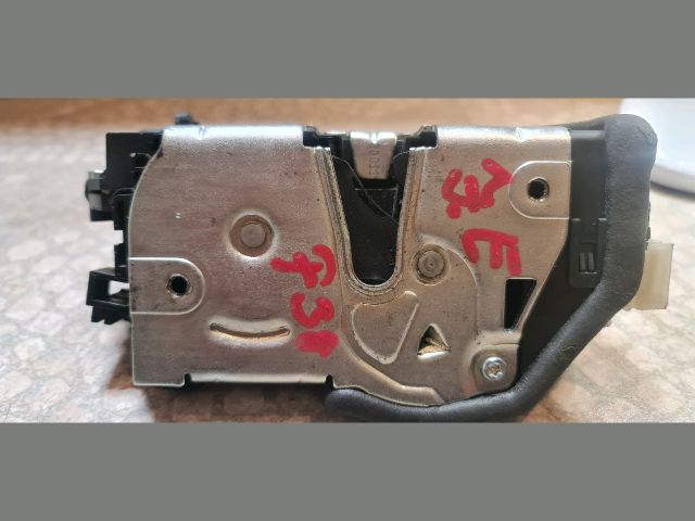 bontott BMW 3 F30-F35 Jobb első Ajtózár