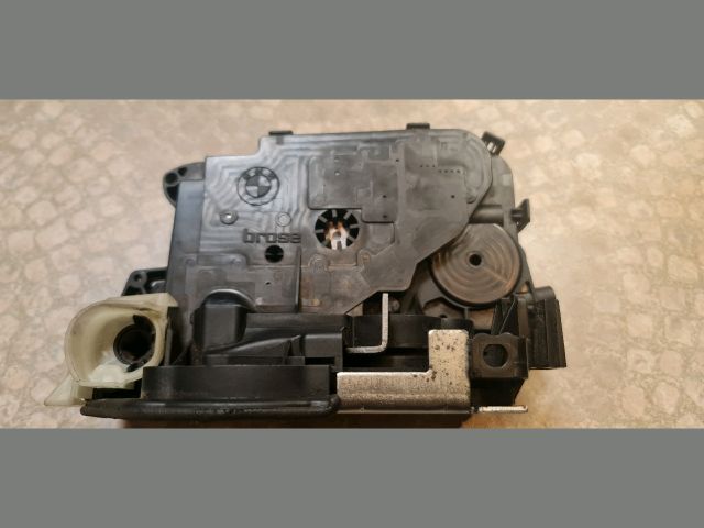 bontott BMW 3 F30-F35 Jobb első Ajtózár