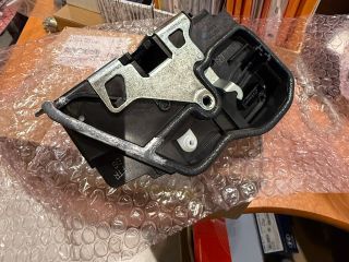 bontott BMW 3 F30-F35 Jobb első Ajtózár