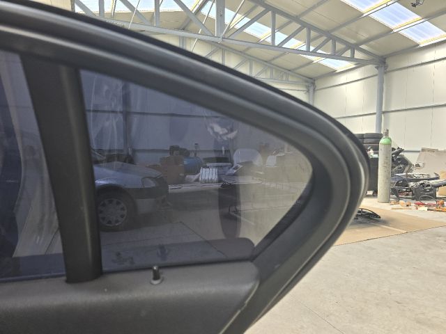 bontott BMW 3 F30-F35 Jobb hátsó Fixüveg (Ajtóban)