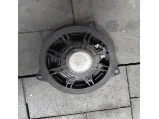 bontott BMW 3 F30-F35 Jobb hátsó Hangszóró