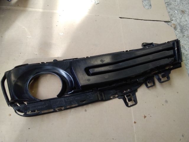 bontott BMW 3 F30-F35 Jobb Ködlámpa Rács