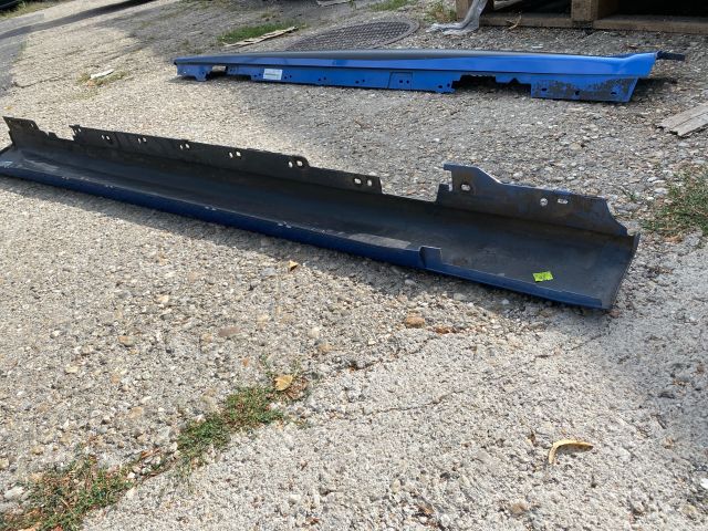 bontott BMW 3 F30-F35 Jobb Küszöb