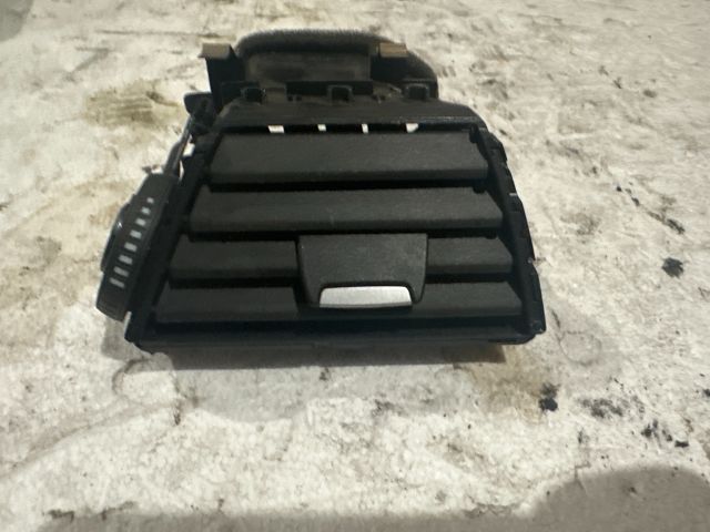 bontott BMW 3 F30-F35 Jobb Szellőző