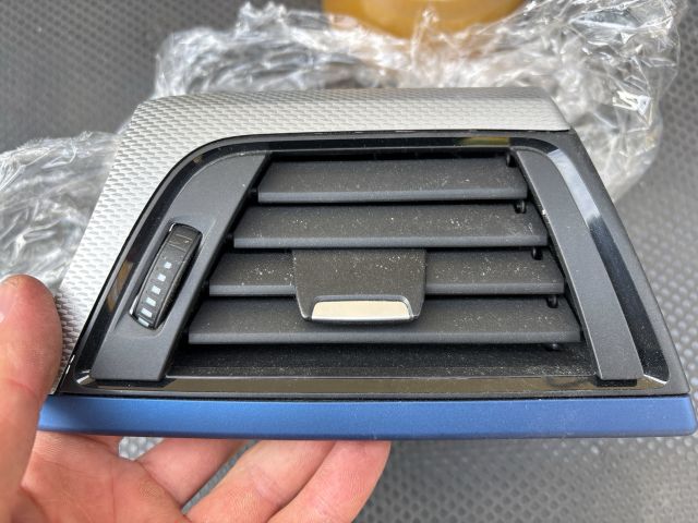 bontott BMW 3 F30-F35 Jobb Szellőző