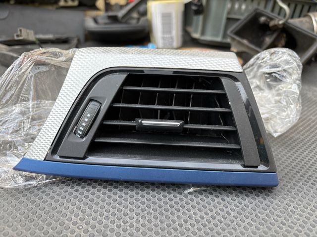 bontott BMW 3 F30-F35 Jobb Szellőző