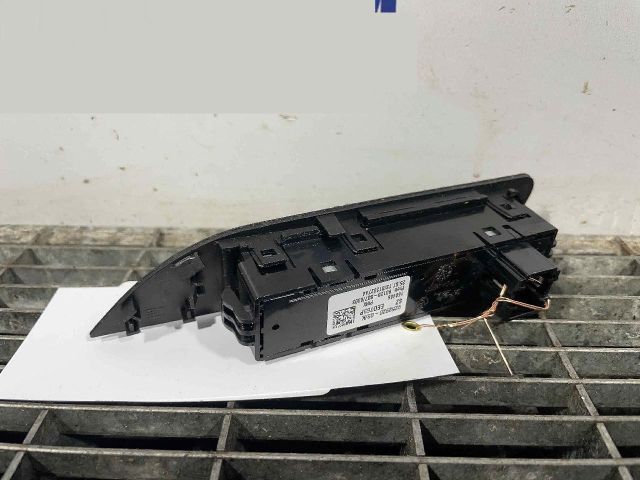 bontott BMW 3 F30-F35 Kapcsoló (Magában)