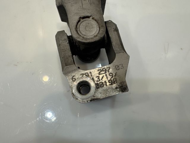 bontott BMW 3 F30-F35 Kormánykardán