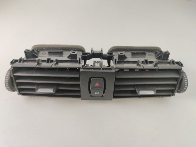 bontott BMW 3 F30-F35 Középső Szellőző