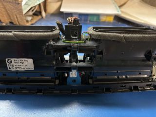 bontott BMW 3 F30-F35 Középső Szellőző