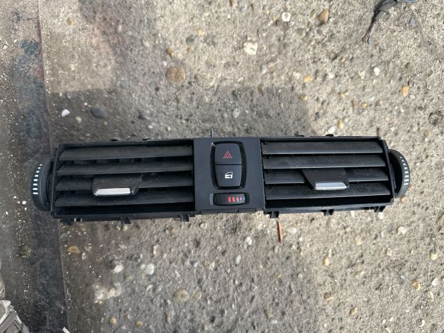 bontott BMW 3 F30-F35 Középső Szellőző