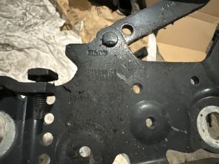 bontott BMW 3 F30-F35 Motorháztető Jobb Zsanér