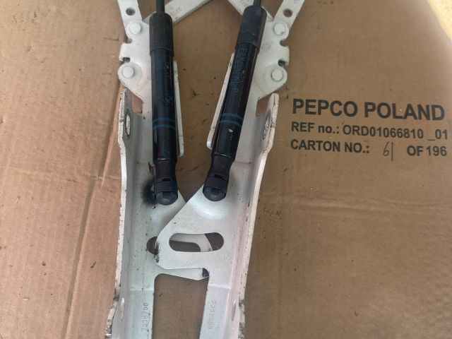 bontott BMW 3 F30-F35 Motorháztető Zsanér Pár