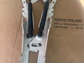 bontott BMW 3 F30-F35 Motorháztető Zsanér Pár